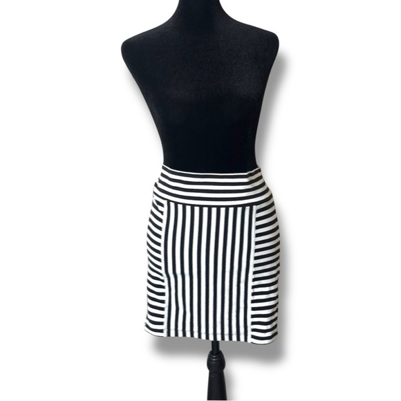 Decree Dresses & Skirts - Black and White Contrasting Stripes High Waist Bodycon Mini Pencil Skirt